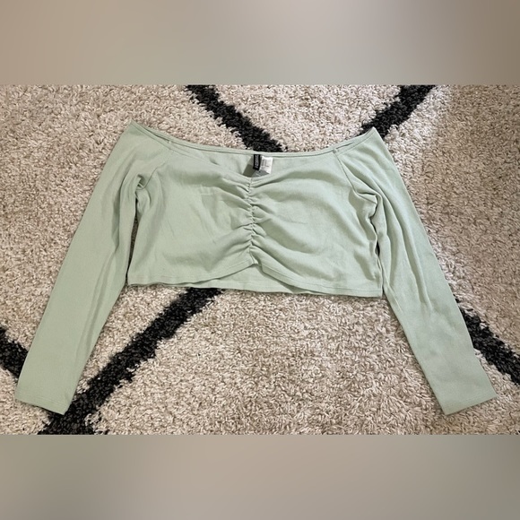 NWT H&M Divided Ruched Off-the-Shoulder Crop Top in Mint Green - XL‎ - Picture 2 of 11